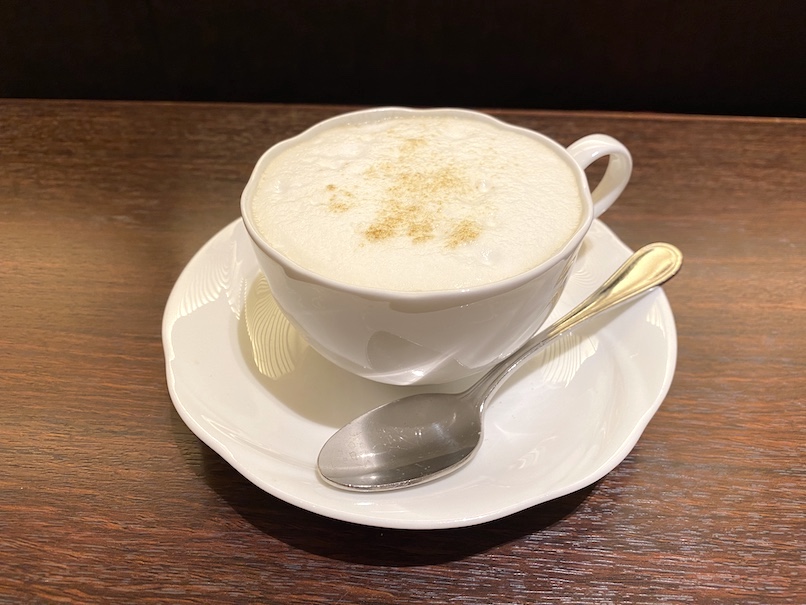 コートヤード・マリオット銀座東武ホテルのアフタヌーンティー：ほうじ茶ラテ