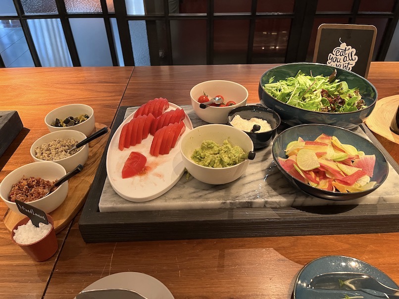 ハイアットセントリック銀座東京の朝食：ビュッフェテーブル（サラダ1）