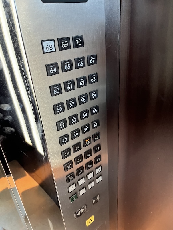JWマリオット・マーキス・ホテル・ドバイ：客室へのアクセス（エレベーター）