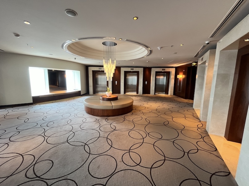 JWマリオット・マーキス・ホテル・ドバイ：客室へのアクセス（エレベーターホール）