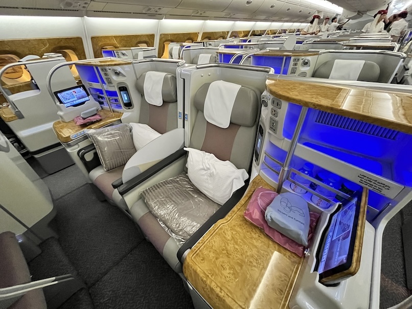 エミレーツ航空ビジネスクラス：座席シート（全体像）